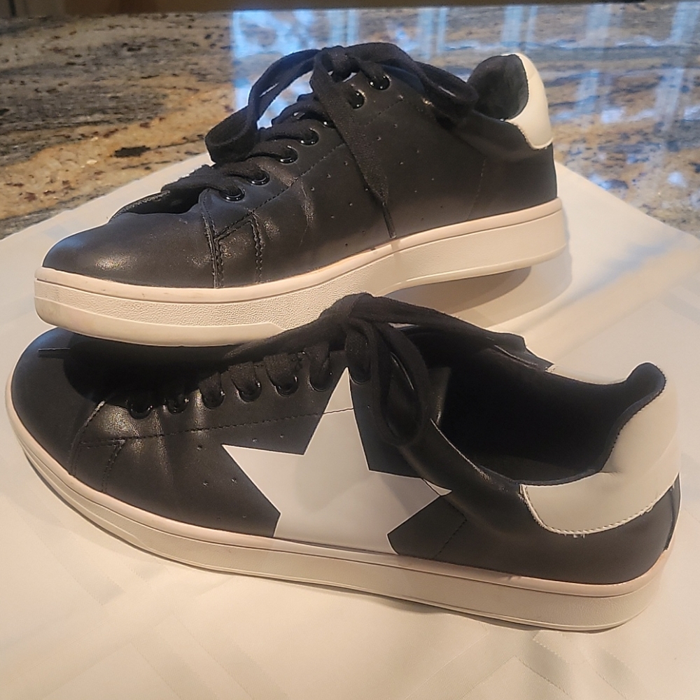 Steve Madden star sneakers